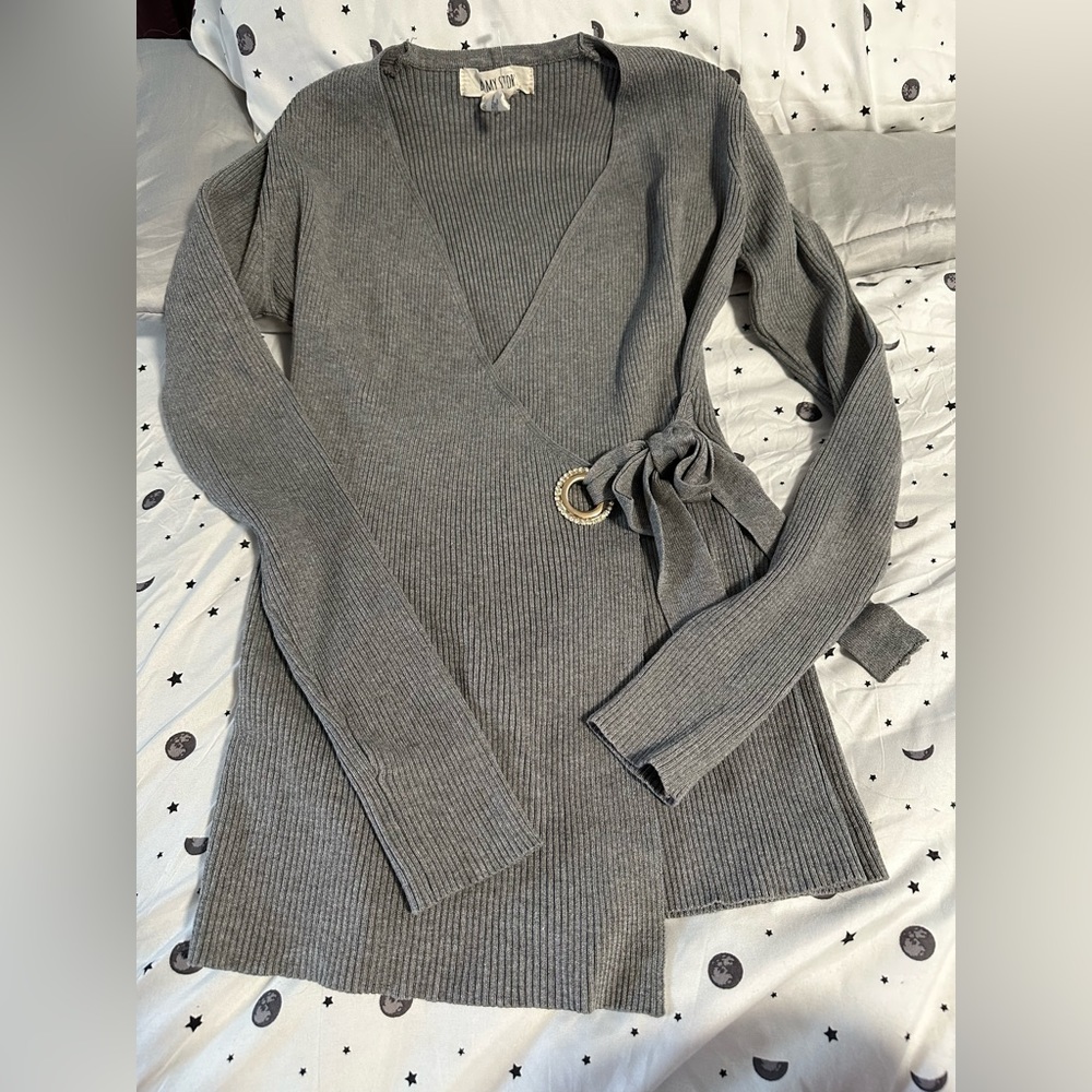 V neck sweater